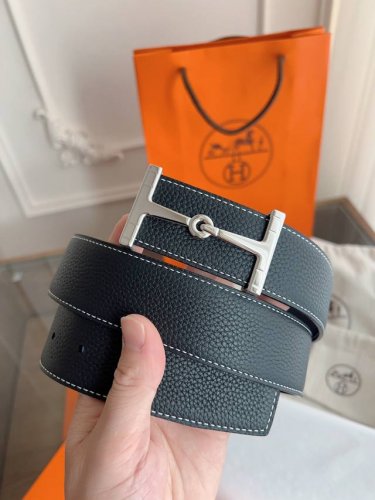 特 9爱马仕 原单货品，宽度3.8Cm 双面头层Togo荔枝纹，柔软皮料。 双面可用，精细做工，品质好货。 扣头：不锈钢扣 金色 银色 码数：100-125Cm