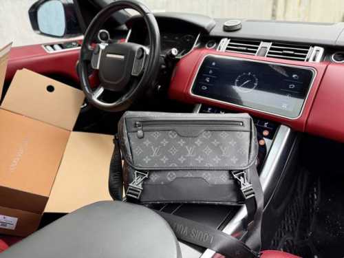 高端货 “ Louis Vuitton ”Lv单肩包 路易威登邮差包单肩斜挎包 M12517 Louis Vuitton Messenger Voyager P
