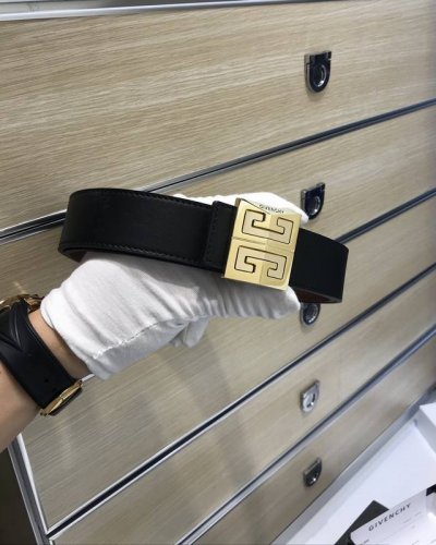 配送专柜包装 打孔针 批 宽35Mm，原单进口小牛皮 头层牛皮，搭配原单钌钯电镀Gg扣，手感.油边近乎完美，原产皮料定制，质感无可挑剔，出众的细节，高清实拍，货
