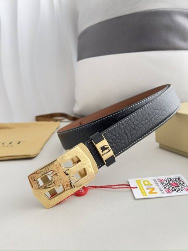 品名：巴宝莉.Burberry 腰带自动带 皮带 型号：自动扣，纯钢材质自动扣，自动带身，双面头层牛皮 材料：百分百头层牛皮，保证真皮。24K纯钢扣专柜同等质量