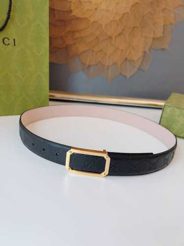 Gu Cci 专柜同步宽3.5Cm 腰带采用热压Gucci Signature皮革精制而成，印花纹理坚实，配以长方形商标带扣。正装休闲两相宜。顶级 原单150
