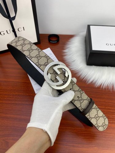 宽度3.8Cm Gucci 經典款G家花面带身 頭層皮底；搭配原單镶钻鋼扣 採用精挑細選進口頂級牛皮，手感柔軟細膩！做工精緻 商務既有時尚的男士 女士腰帶