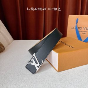 Louis Vuitton ：经典原单品质，双面平纹搭配原单精品钢扣，精工制作，细节看图，实物拍摄，高端奢华，宽度4.0Cm DDD