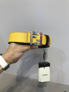 配送专柜包装 打孔针 新款 Fd 宽35Mm 支持Nfc 芯片扫描，标志造型 皮带，原版亚克力七彩方钻扣，进口原版手掌纹配制进口小牛皮，高端大气，镀金表面金属制