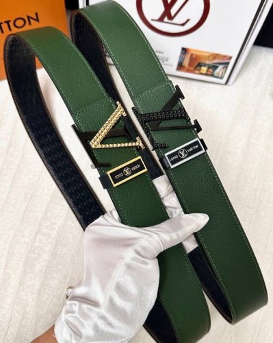 皮带：Lv.路易威登顶级复刻- 腰带：原单品质百分百进口头层牛皮，保证真皮。雕花镂空双色拼色渐变工艺.真空电镀.永不掉色.24K纯钢扣纯手工编织.特种皮系列，永