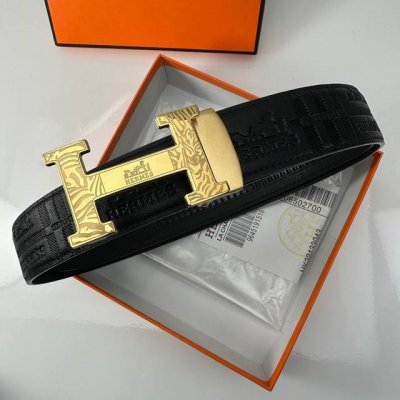 特 品牌：H新款进口3. 5自动扣头层小牛皮，手感细腻柔软。搭配纯钢自动精品钢扣，男士必备！宽度： 3.5Cm自动钢扣头层牛皮皮带