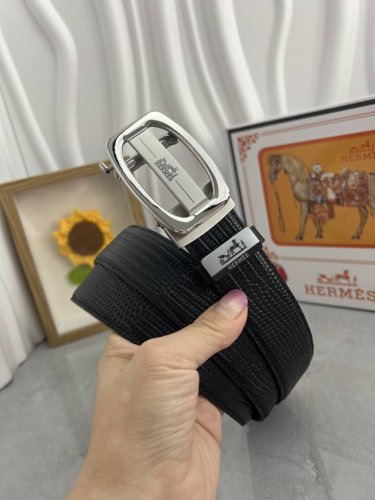 品名：爱马仕.HermèS 自动带 材质：原单牛皮腰带 百分百头层牛皮腰带保证真皮，24K纯钢扣，专柜原单品质、做工精细，时尚大牌，送人自用首选 包装： 请认准