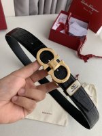 品名：菲拉格慕原单 型号：挂扣，原版新款扣头，实物拍摄，头层牛皮 材料：百分百头层牛皮，保证真皮。24K纯铜扣双面可用专柜同等质量， 鳄鱼纹，双面黑色，送人自用