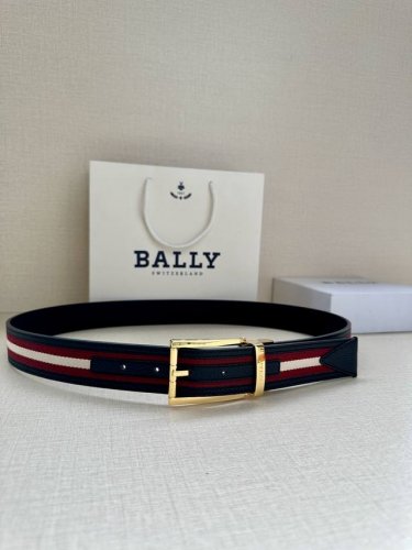 3.4宽 Bally 巴利 专柜同款 男士双面用腰带 宽3.4Cm 这款选用反面进口荔枝牛皮精制而成 正面金属搭扣，简约百搭 可调式长度可轻松匹配完美尺寸