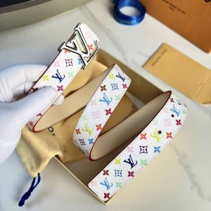 原版包裝 驢家女士腰帶 寬度3Cm 聯名小花系列 全新風格定制帆布面料襯托細膩的進口彩色小牛皮 搭配新款字母搭扣 經典百搭款