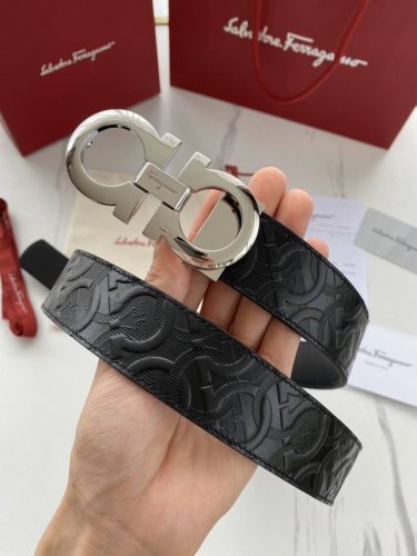特 ，配送专柜全套礼盒包装，Ferragamo菲拉格慕永恒不变的经典时尚精品。实用性和款式并重；自戴送礼佳品