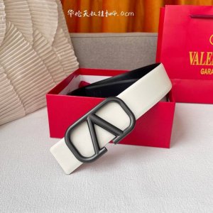 特 华伦天奴40Mm经典款双面色一带两用款 双面头层牛皮腰带搭配华伦精品铜扣，华丽优雅，时尚必备