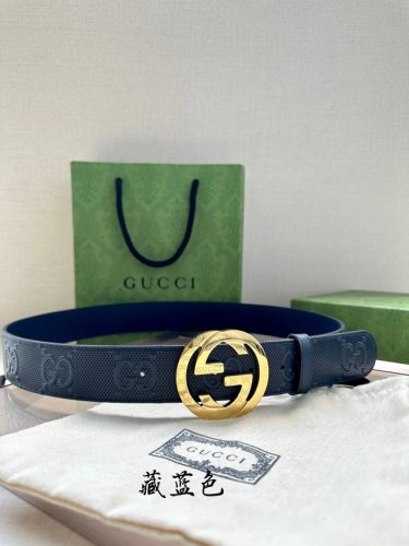 p210 宽度4.0 Gucci 历史细节和现代元素是Gucci最新系列的特点。历史的花押字硬件致敬品牌的创始人Guccio Gucci。这款腰带采用黑色皮革精