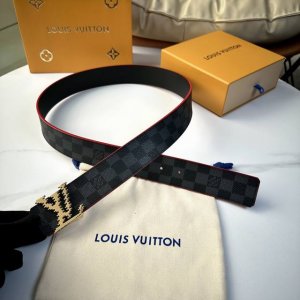原版包裝 L0Uis Vuitt0N 專櫃最新升級版本 寬度40毫米 精湛工藝定制帆布面料襯托進口小牛皮底 搭配精鋼搭扣 彩色油邊更顯時尚 雙面用 經典百搭款！