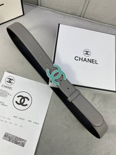宽度3.0Cm Chanel 香奈儿 进口柔软小牛皮搭配金 银色金属磨胶钢扣。