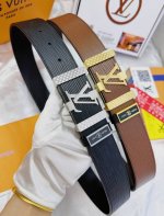 皮带：Lv..路易..威登顶级复刻- 腰带：原单品质百分百进口原厂头层牛皮，保证真皮。雕花镂空工艺.真空电镀.永不掉色.24K纯钢扣头层小牛皮水波纹双面可用专柜