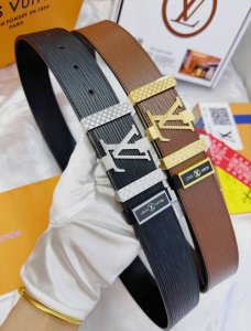 皮带：Lv..路易..威登顶级复刻- 腰带：原单品质百分百进口原厂头层牛皮，保证真皮。雕花镂空工艺.真空电镀.永不掉色.24K纯钢扣头层小牛皮水波纹双面可用专柜