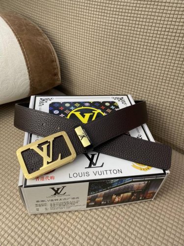 品名：Lv..路易..威登原单 材质：原单牛皮腰带 百分百头层牛皮腰带保证真皮，24K纯钢扣，专柜原单品质、做工精细，时尚大牌，送人自用首选 包装： 请认准如图