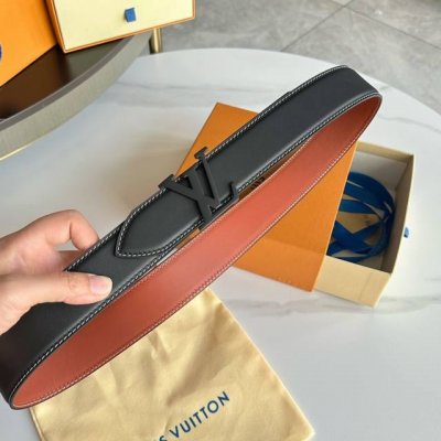 寬：40Mm 驢家新品 專櫃款號 今季男士新品腰帶 雙面雙色頭層小牛皮 獨特的車雙色造型 搭配經典五金搭扣 多色選 雙面用