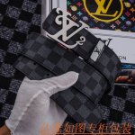 品名：Lv路易斯登原单 材料：百分百头层牛皮，保证真皮。专柜原单品质、做工精细，送人自用首选 包装： 请认准如图专柜包装，赠送打孔器，银联发票，宽度3.8Cm
