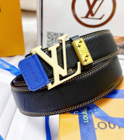 皮带：Lv..路易..威登顶级复刻. 腰带：原单品质百分百进口原厂头层牛皮，保证真皮。贴皮雾面工艺.真空电镀.永不掉色.24K纯钢扣头层小牛皮双面可用专柜同等质