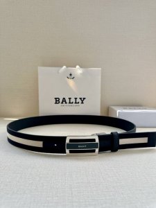 特 Bally 巴利 专柜同款 男士腰带 宽3.4Cm 这款选用反面进口牛皮精制而成 正面金属珐琅扣 简约百搭 可调式长度可轻松匹配完美尺寸
