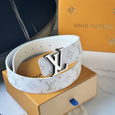 原版包裝 L0Uis Vuitt0N 專櫃最新升級版本 寬度40毫米 精湛工藝定制帆布面料襯托進口小牛皮十字紋底 搭配三層三色字母搭扣 雙面用 經典百搭款！