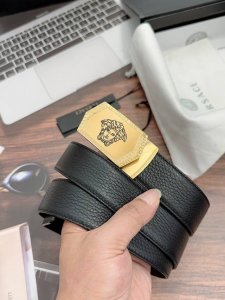 特 范思哲此款3.5Cm,腰带采用柔软牛皮革于意大利精制而成