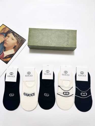 配包装 一盒5双 Gucci 古琦 经典字母Logo 纯棉船袜 ，Ins超火爆空调袜，纯棉面料，潮人必备 ，经典配色 个性时尚百搭款，你值得拥有哦