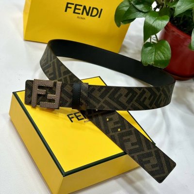Fendi 芬迪 专柜同款 宽4.0Cm 双环正反用腰带 Ff按钉搭扣 黑色Cuoio Romano皮革材质 反面面料带有烟草黄和黑色Ff图案 四方金属饰面 时