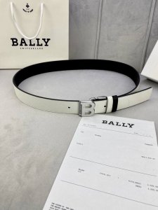 3.5Cm Bally 巴利 平纹 内衬头层小牛皮 ：配有金 银 字母扣头该皮带可调节，且能根据需要剪裁质量保证达到修身效果