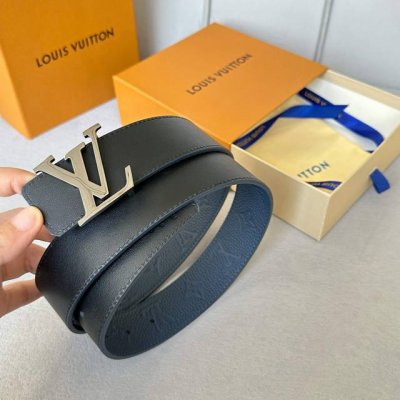 原版包裝1.0 L0Uis Vuitt0N 專櫃最新升級版本 寬度40Mm 原廠荔枝紋面壓刻有花型圖案效果 進口柔軟小牛皮底 搭配新型字母搭扣 百搭易襯！