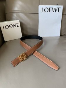 实物拍摄，高端质量批 配全套包装品牌：罗意威海外原单扣头材质：精品实心铜扣带身材质正面：32Mm宽度采用双面进口原版皮腰带，真空电镀五金扣头实物拍摄 一等一好质