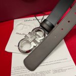 Ferragamo 菲拉格慕 雙面意大利進口原廠黑配全新精品镀钯搭扣 寬度35毫米 雙面可用 該皮帶可調節 且能根據需要裁剪達到修身效果 顶级