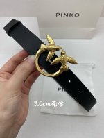 pinko燕子品牌标志性的标识经重新诠释后，以光彩夺目的金色调呈现在这款女腰带美点3.0Cm