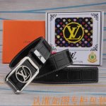 腰带皮带：Lv 路易威登原单牛皮皮带 男款皮带：材质百分百头层牛皮腰带保证真皮皮带，专柜原单品质、做工精细，时尚大牌，送人自用首选包装： 请认准如图专柜