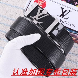 品名：Lv..路易.威登 腰带原单 皮带 材料：百分百头层牛皮，保证真皮。24K纯钢扣双面可用专柜同等质量， 送人自用首选 包装： 请认准如图专柜包装，赠送打孔