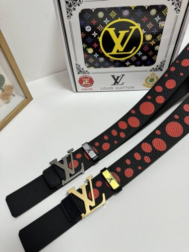 品名：Lv..路易..威登 材质：原单牛皮腰带 百分百头层牛皮腰带保证真皮，24K纯钢扣，专柜原单品质、做工精细，时尚大牌，送人自用首选 包装： 请认准如图专柜