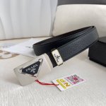 品名：普拉达.Prada 腰带 皮带自动带 型号：自动带，经典纯钢材质自动扣，图片实物拍摄 材料：百分百头层牛皮，保证真皮。24K纯钢扣专柜同等质量， 双面头层