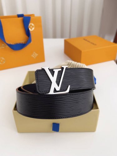 特 Lv.路易威登 全套包装 原版品质 代工厂货品 40Mm宽度 正品一体铸造五金钢扣，原厂皮料 双面原厂定制面料，区别市场货