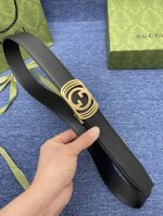 品牌古驰 Gucci 自动特 描述采用高级Gucci Signature真皮精制而成，触感厚实，饰以双G商标带扣。腰带为意大利尺寸，请在购买前参阅腰带尺寸指南.