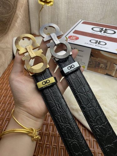 品名：菲拉格幕 原单皮带 材质：原单牛皮腰带 百分百头层牛皮腰带保证真皮，24K纯钢扣，专柜原单品质、做工精细，时尚大牌，送人自用首选 包装： 请认准如图专柜包