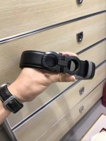 配送专柜包装 打孔针 特批P200 新款 F宽35 Mm 支持Nfc 芯片扫描，原版烤漆黑面8字F铆钉扣，进口原版 黑色羊纹小牛皮配原版灰色底制成，镀金表面金属