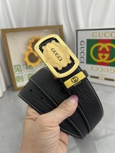 品名：古奇.Gu...Ci 原单 材质：原单牛皮腰带 专柜原单品质、做工精细，时尚大牌，送人自用首选 包装： 请认准如图专柜包装赠送打孔器手提袋专柜礼盒宽度3.
