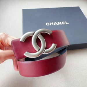特 香奈儿 饰面logo扣 黄铜金属 双面小牛皮腰带 ！ 3.0Cm 一带两用款式 、经典百搭