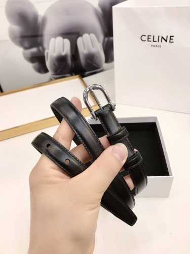 Celine瑟琳女士新款，光滑小牛皮腰带，金色可调节皮带扣，宽度1.8Cm。