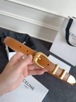 Celine.赛琳 全套包装 Western中号光滑牛皮革腰带 牛皮革 中腰 圆形带扣 2个金属环和1个金属尖头装饰 第一个圆环底部镌刻Celine Paris