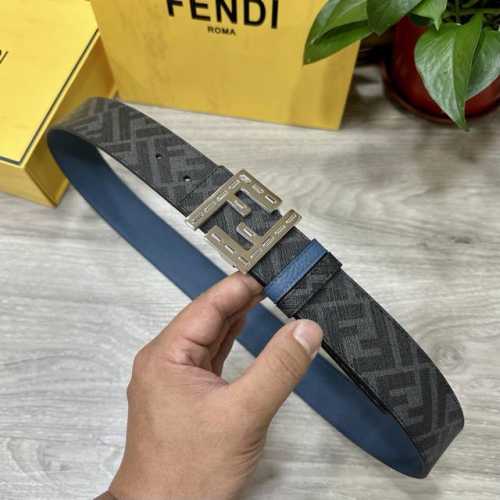 fendi 芬迪 专柜同款 宽4.0Cm 双环正反用腰带 Ff按钉搭扣 蓝色Cuoio Romano皮革材质 反面面料带有烟草黄和黑色Ff图案 黑色珐琅金属饰面
