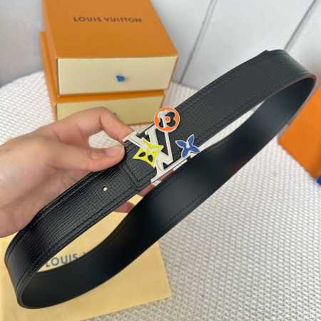 特 寬度：40Mm 男士最新頂級原單腰帶 此款腰帶雙面可用 搭配新款316鋼搭扣 雙面選用進口原廠Togo荔枝 與專櫃一致 以一當二 - 点击图像关闭