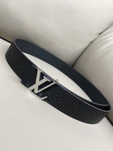 Lv 路易威登 官网款进口牛皮4D制作 经典精品字母扣 双面可用4.0送礼自用档次到顶 多扣颜色可自由选择